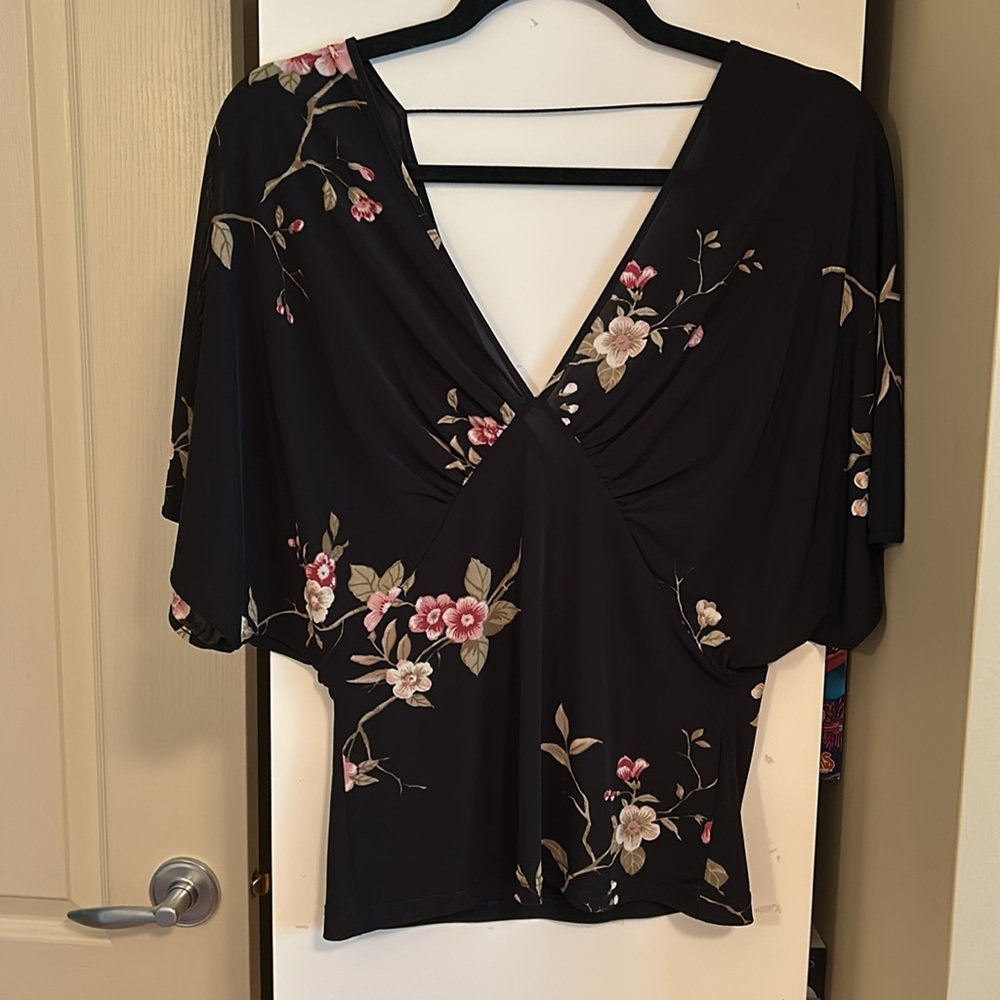 Deep V neck top - Picture 4 of 5